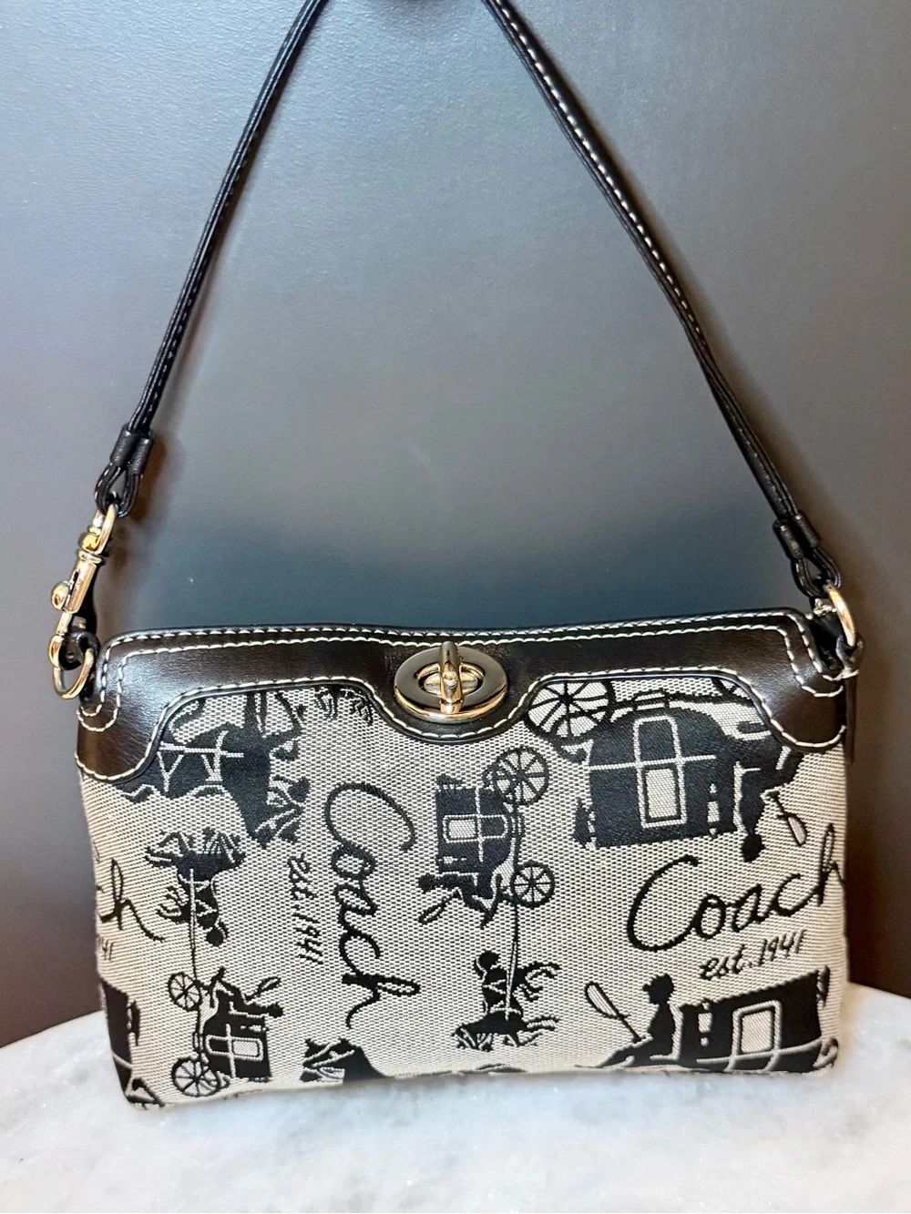 Rare Vintage Coach Horse &  Carriage Jaquard Turnlock Wristlet Mini Bag